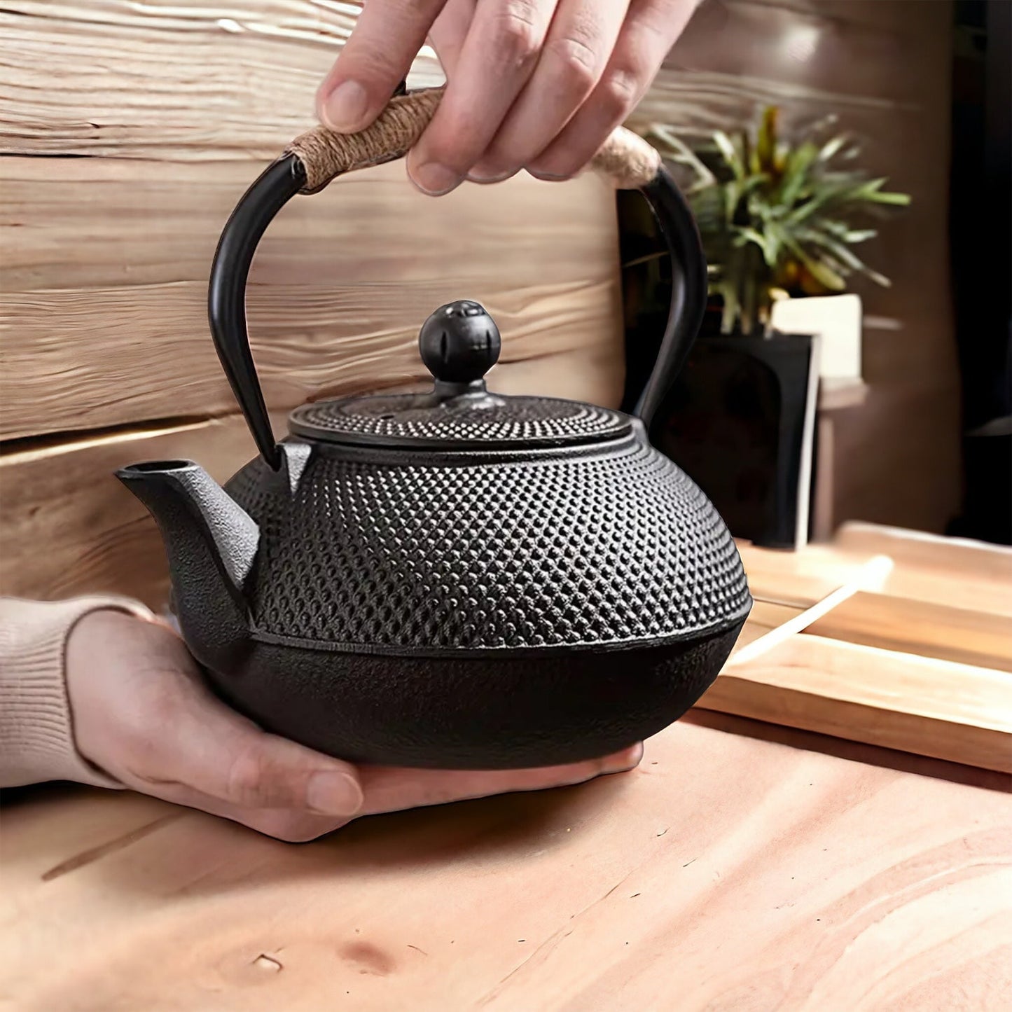 
                  
                    Théière en Fonte Japonaise "Tetsubin" (鉄瓶) 800ml - Maison ÔTEKA
                  
                